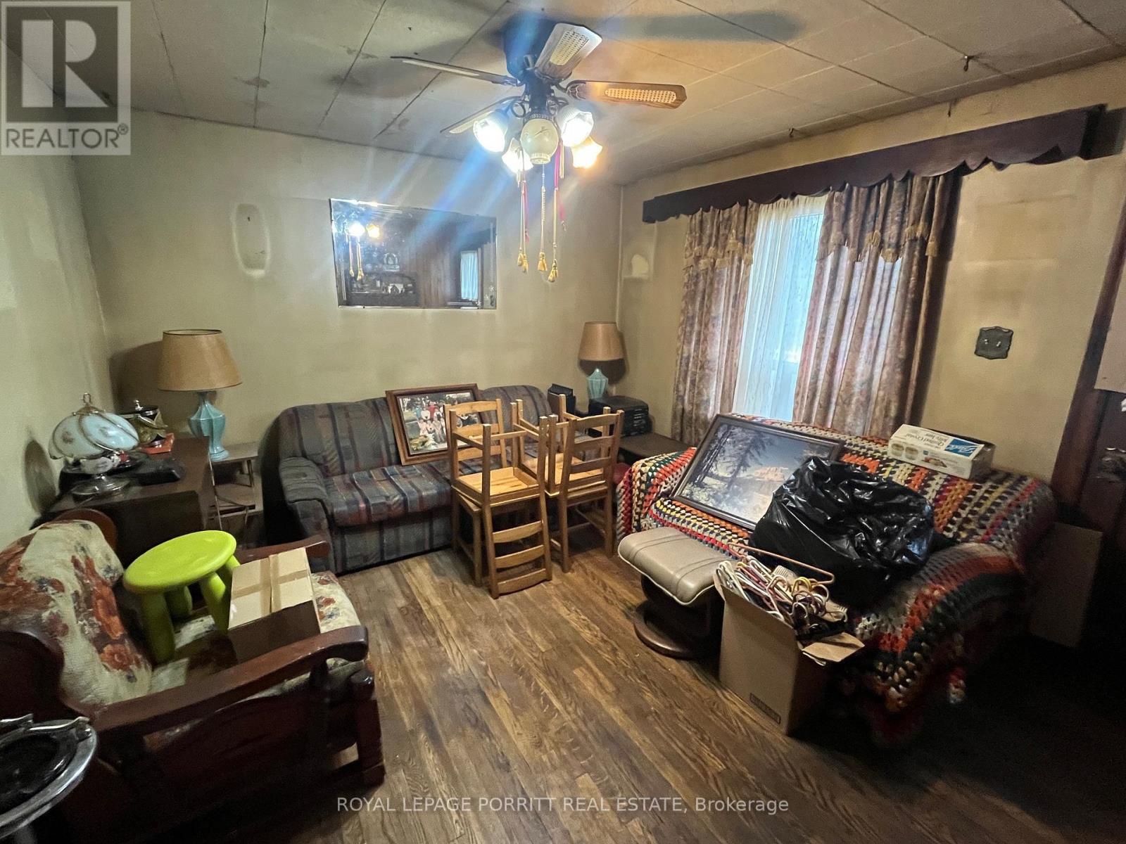 61 Fairfield Avenue, Toronto (long Branch), Ontario