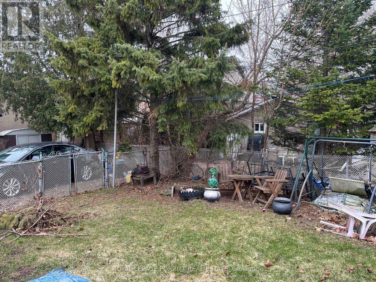 61 Fairfield Avenue, Toronto (long Branch), Ontario