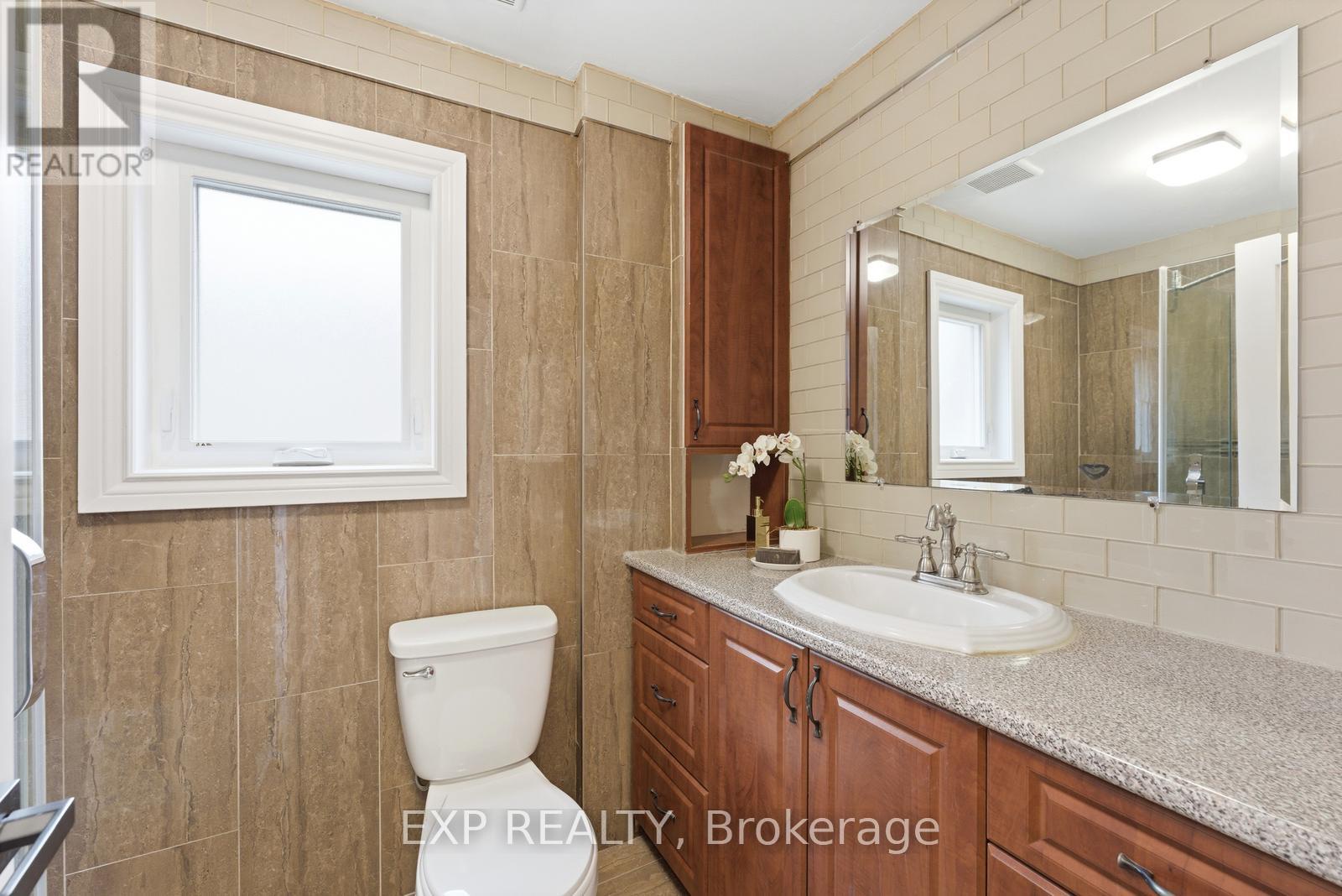 32 Victoria Boulevard, Toronto (mount Dennis), Ontario