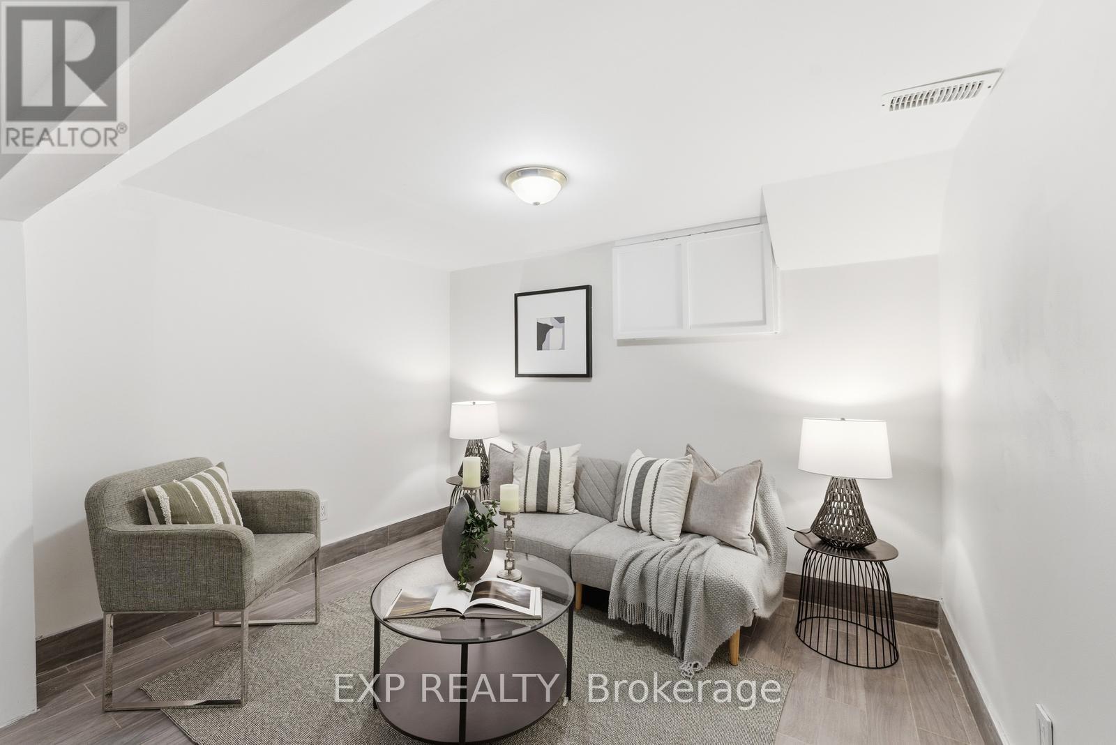 32 Victoria Boulevard, Toronto (mount Dennis), Ontario