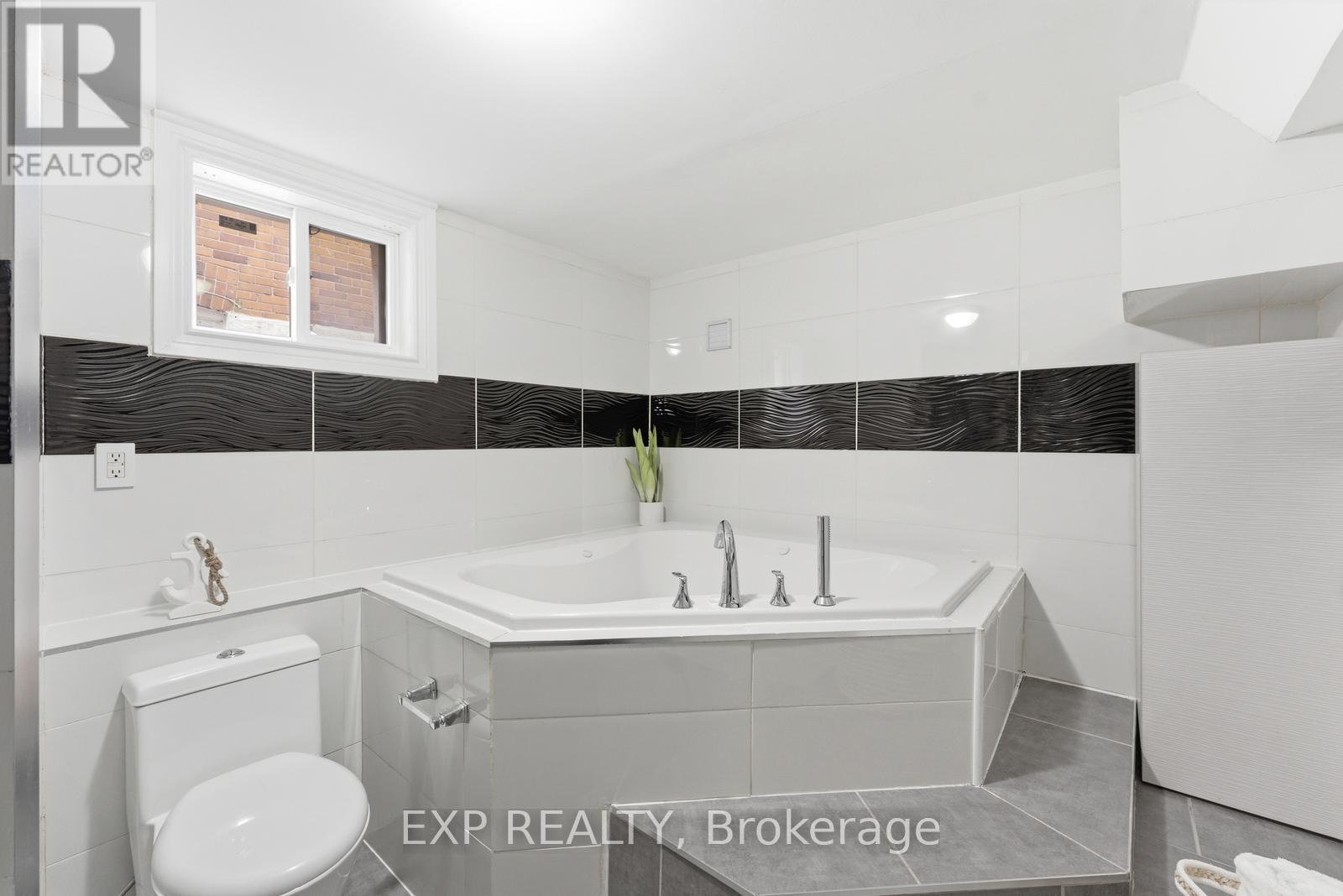 32 Victoria Boulevard, Toronto (mount Dennis), Ontario