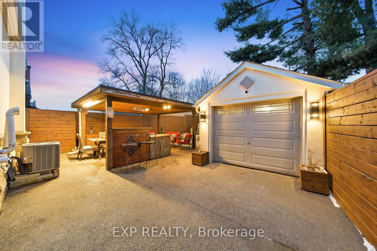 32 Victoria Boulevard, Toronto (mount Dennis), Ontario