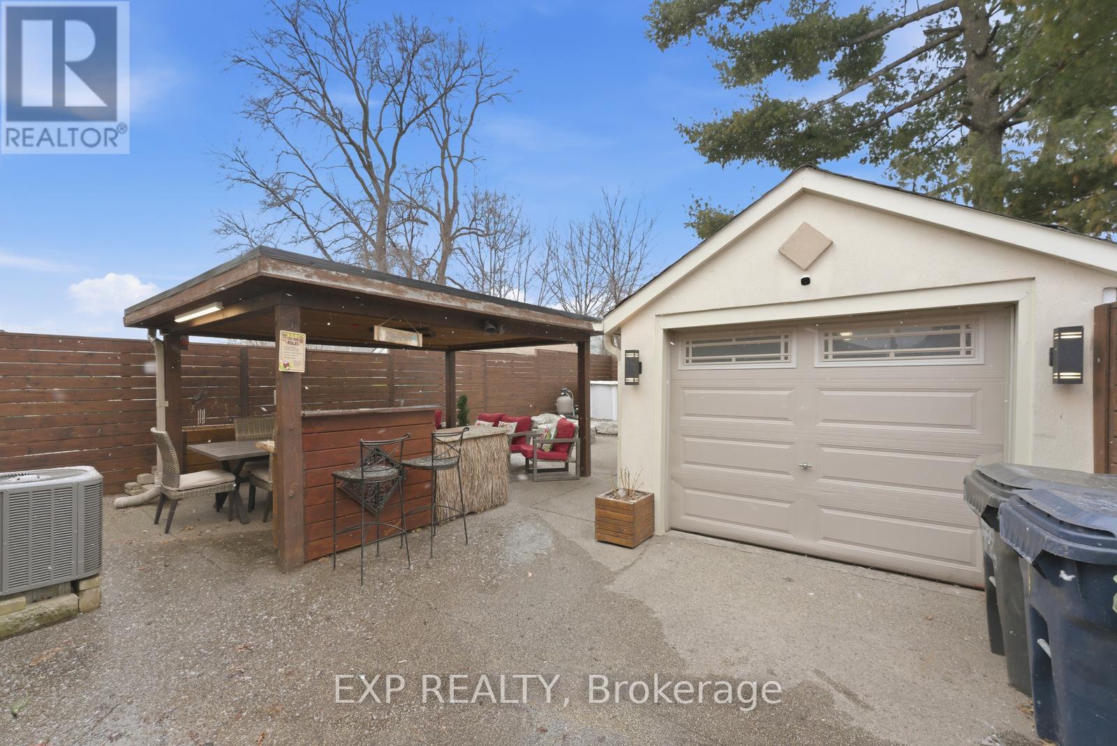 32 Victoria Boulevard, Toronto (mount Dennis), Ontario