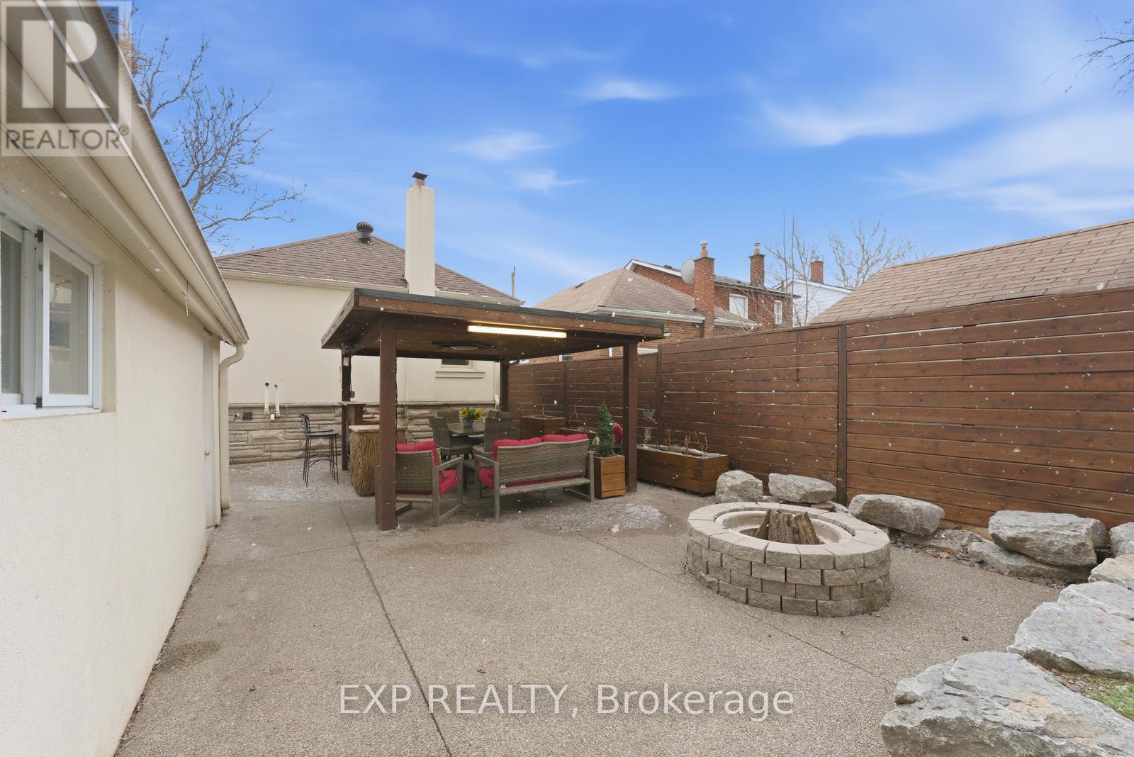 32 Victoria Boulevard, Toronto (mount Dennis), Ontario