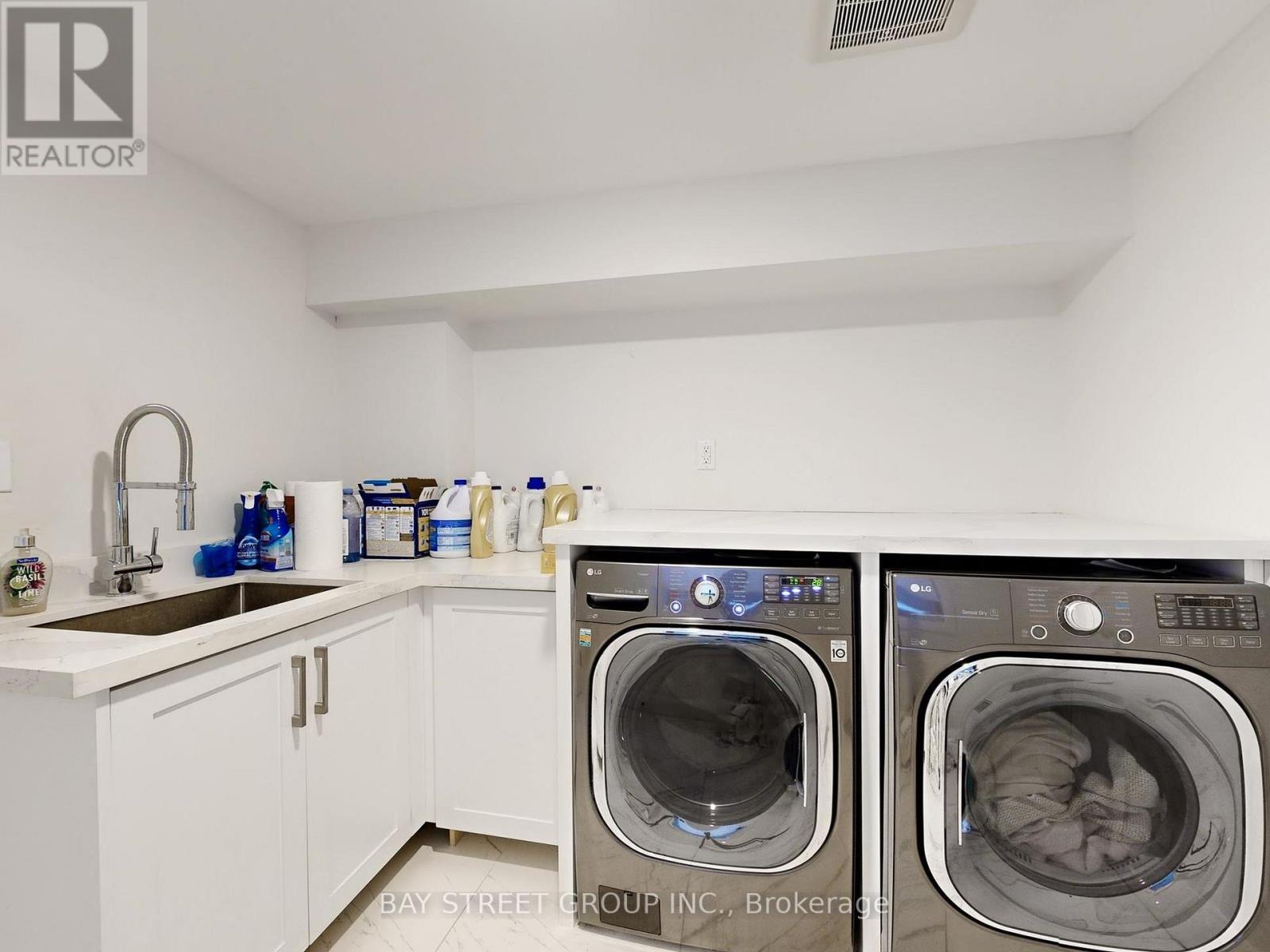 31 Evergreen Gardens, Toronto (leaside), Ontario