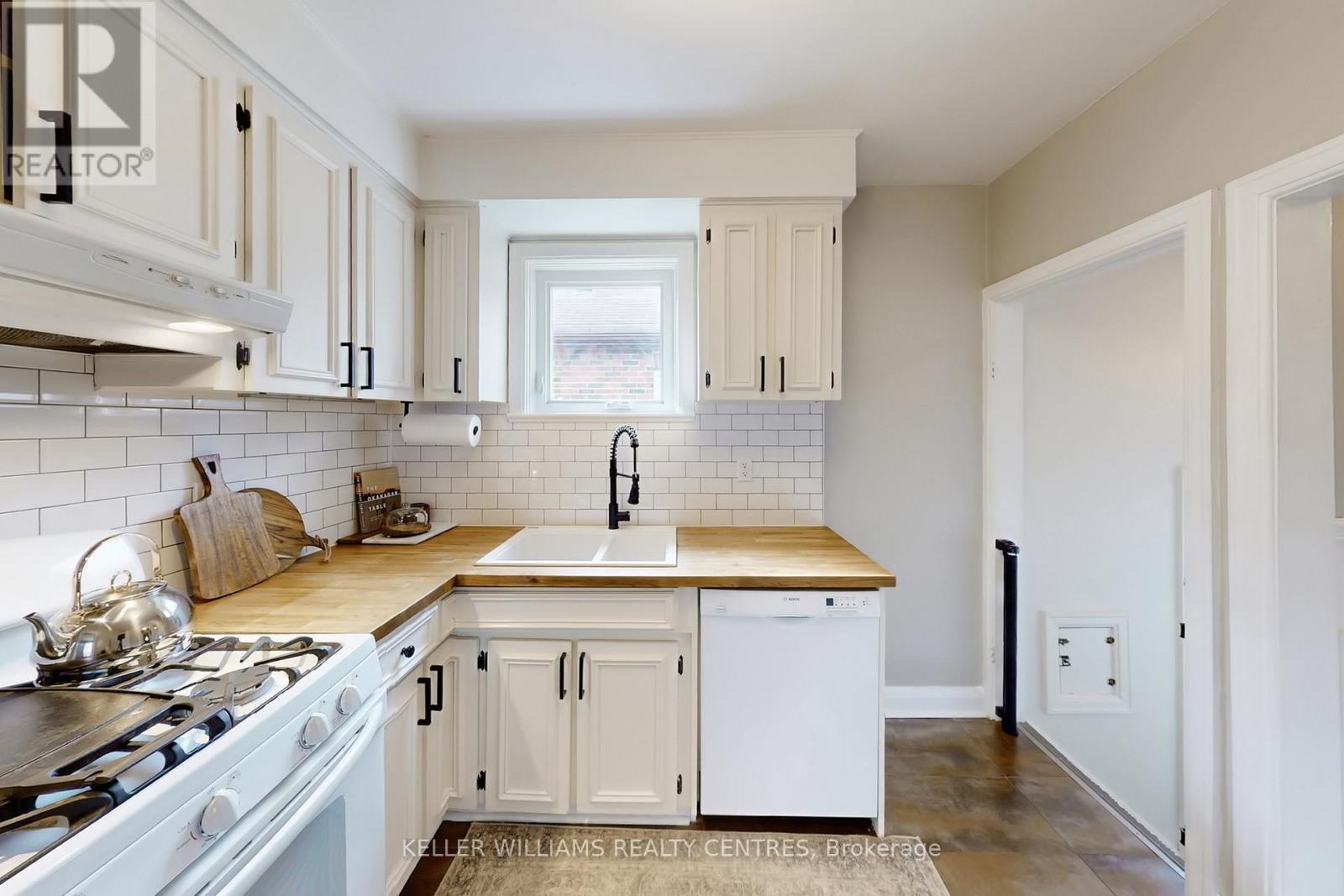 23 Thirteenth Street, Toronto (new Toronto), Ontario