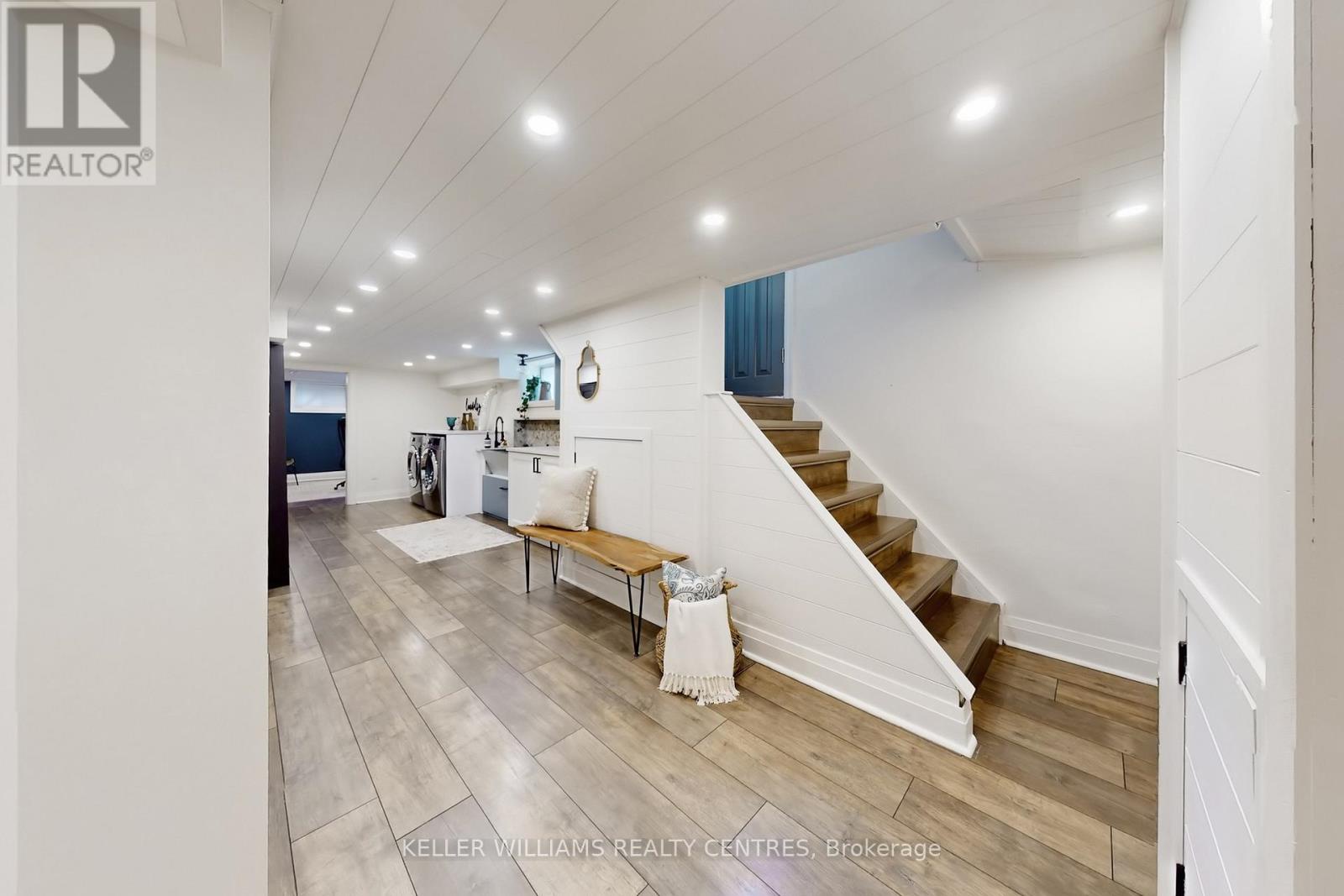 23 Thirteenth Street, Toronto (new Toronto), Ontario