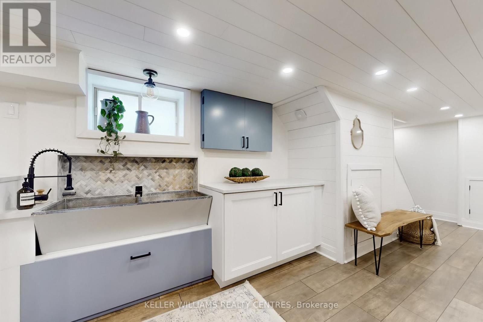 23 Thirteenth Street, Toronto (new Toronto), Ontario