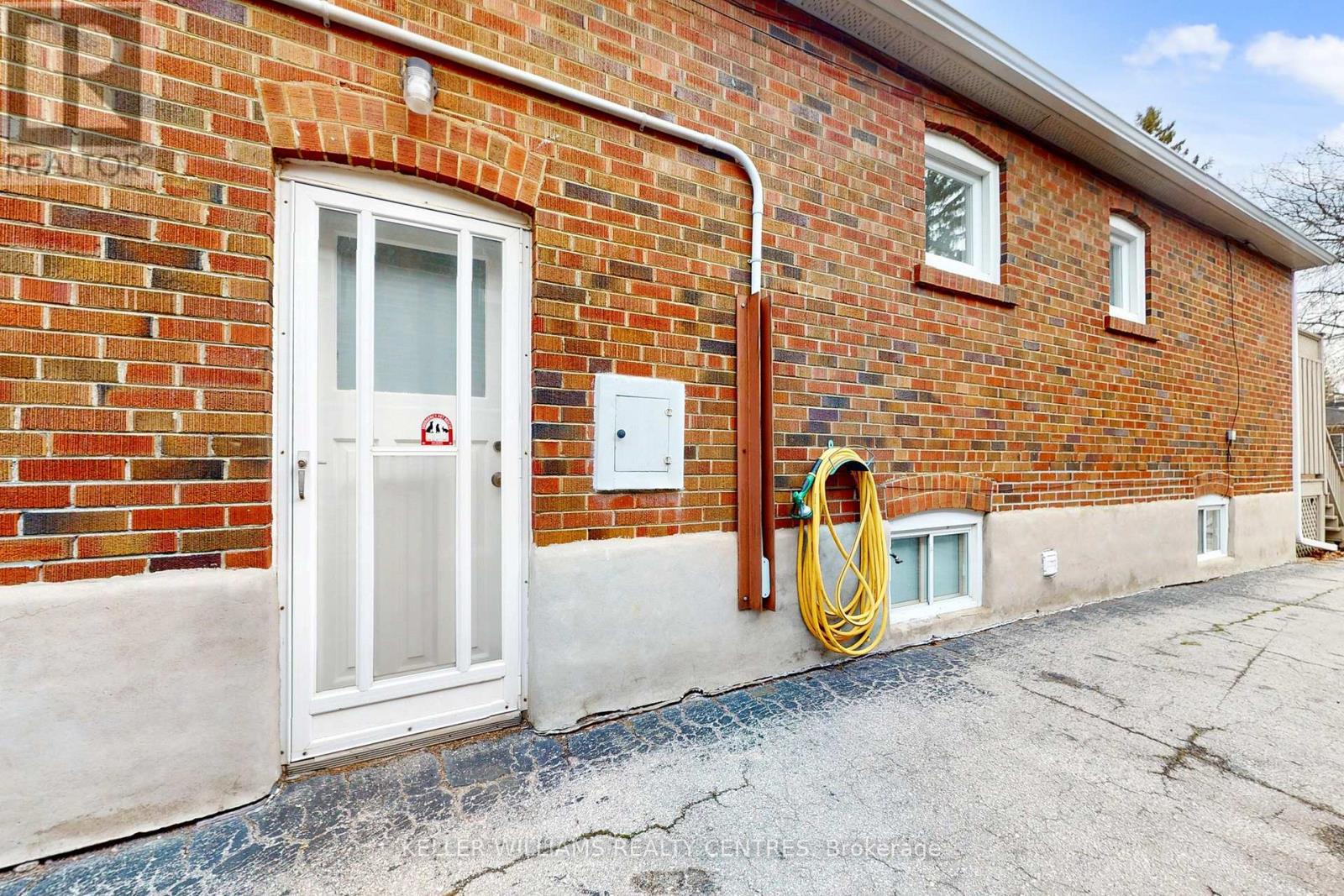 23 Thirteenth Street, Toronto (new Toronto), Ontario