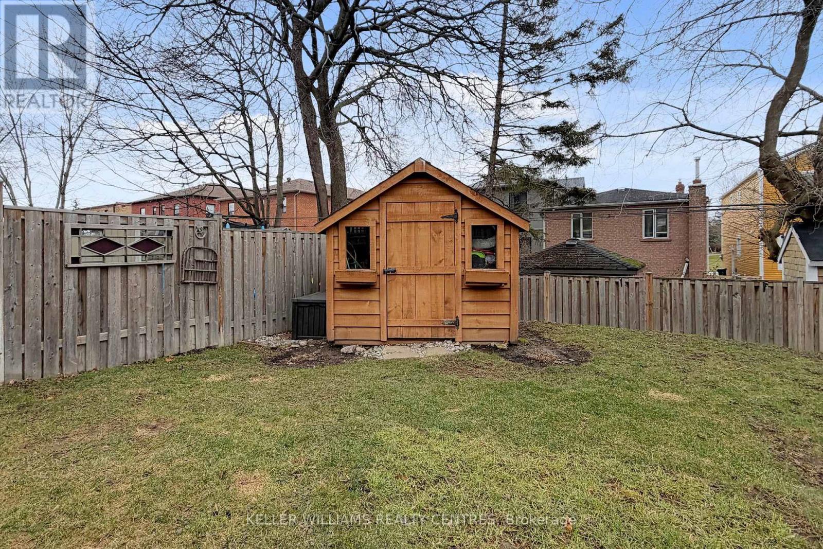 23 Thirteenth Street, Toronto (new Toronto), Ontario