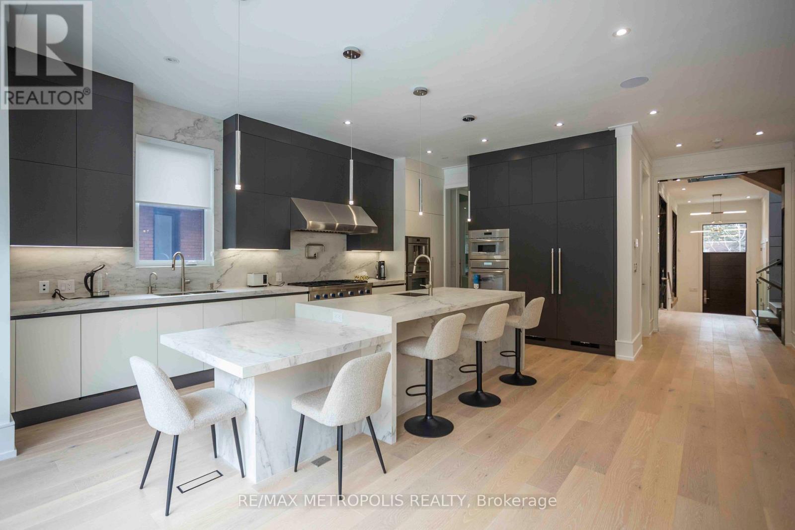 12 Bearwood Drive, Toronto (edenbridge-humber Valley), Ontario