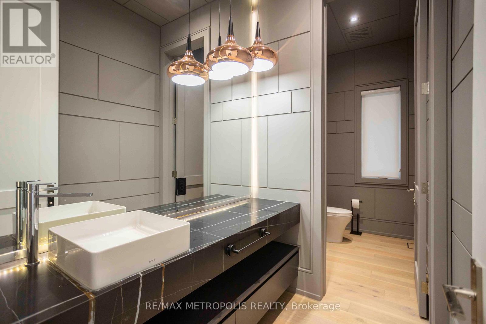 12 Bearwood Drive, Toronto (edenbridge-humber Valley), Ontario