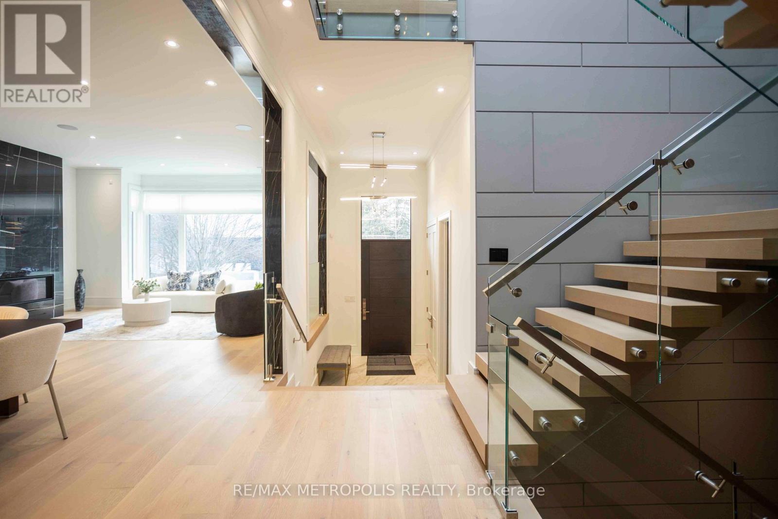 12 Bearwood Drive, Toronto (edenbridge-humber Valley), Ontario