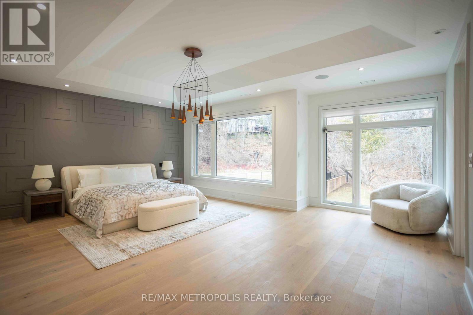 12 Bearwood Drive, Toronto (edenbridge-humber Valley), Ontario