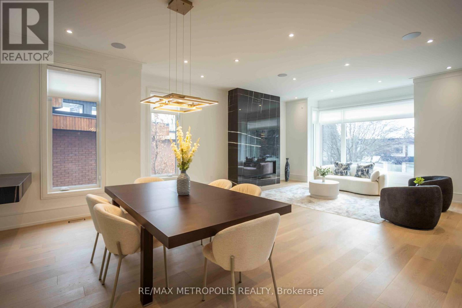 12 Bearwood Drive, Toronto (edenbridge-humber Valley), Ontario