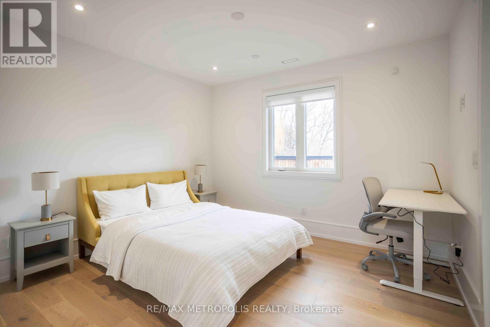 12 Bearwood Drive, Toronto (edenbridge-humber Valley), Ontario