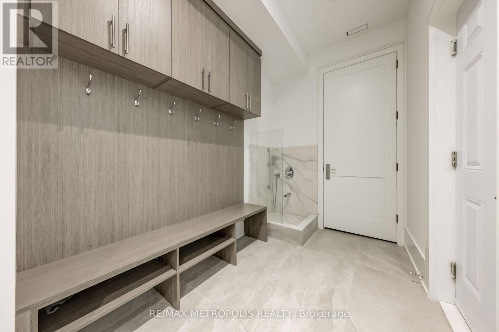 12 Bearwood Drive, Toronto (edenbridge-humber Valley), Ontario