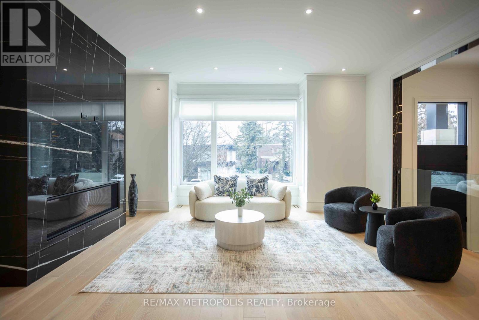 12 Bearwood Drive, Toronto (edenbridge-humber Valley), Ontario