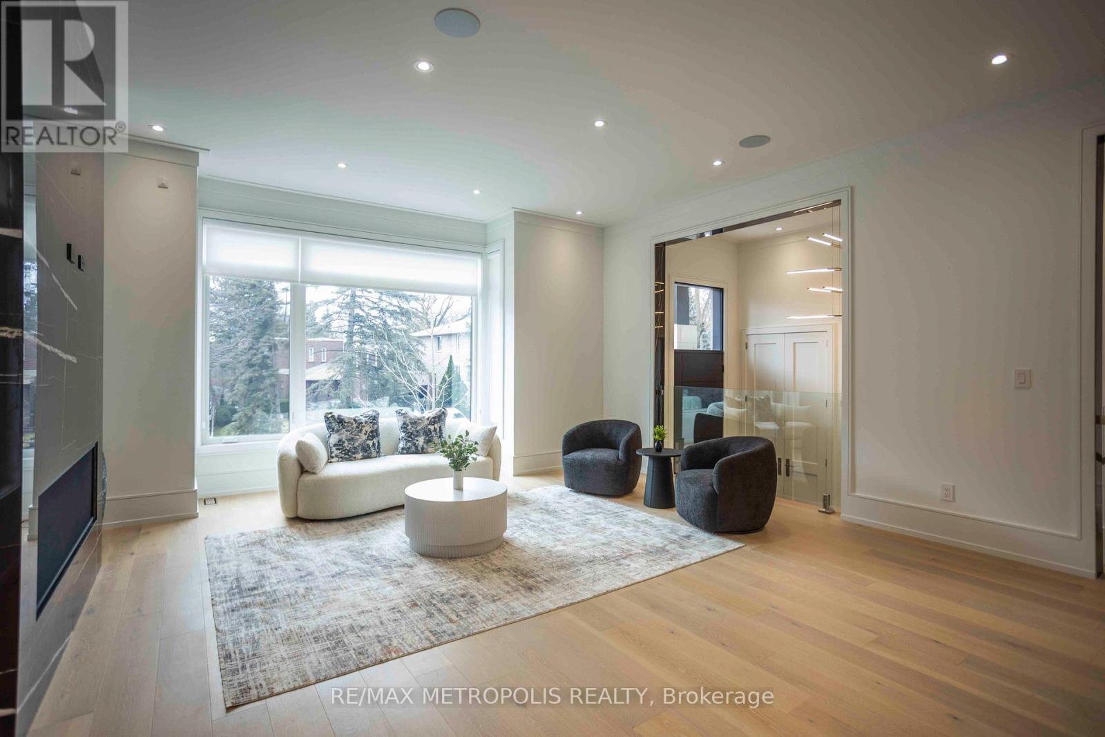 12 Bearwood Drive, Toronto (edenbridge-humber Valley), Ontario