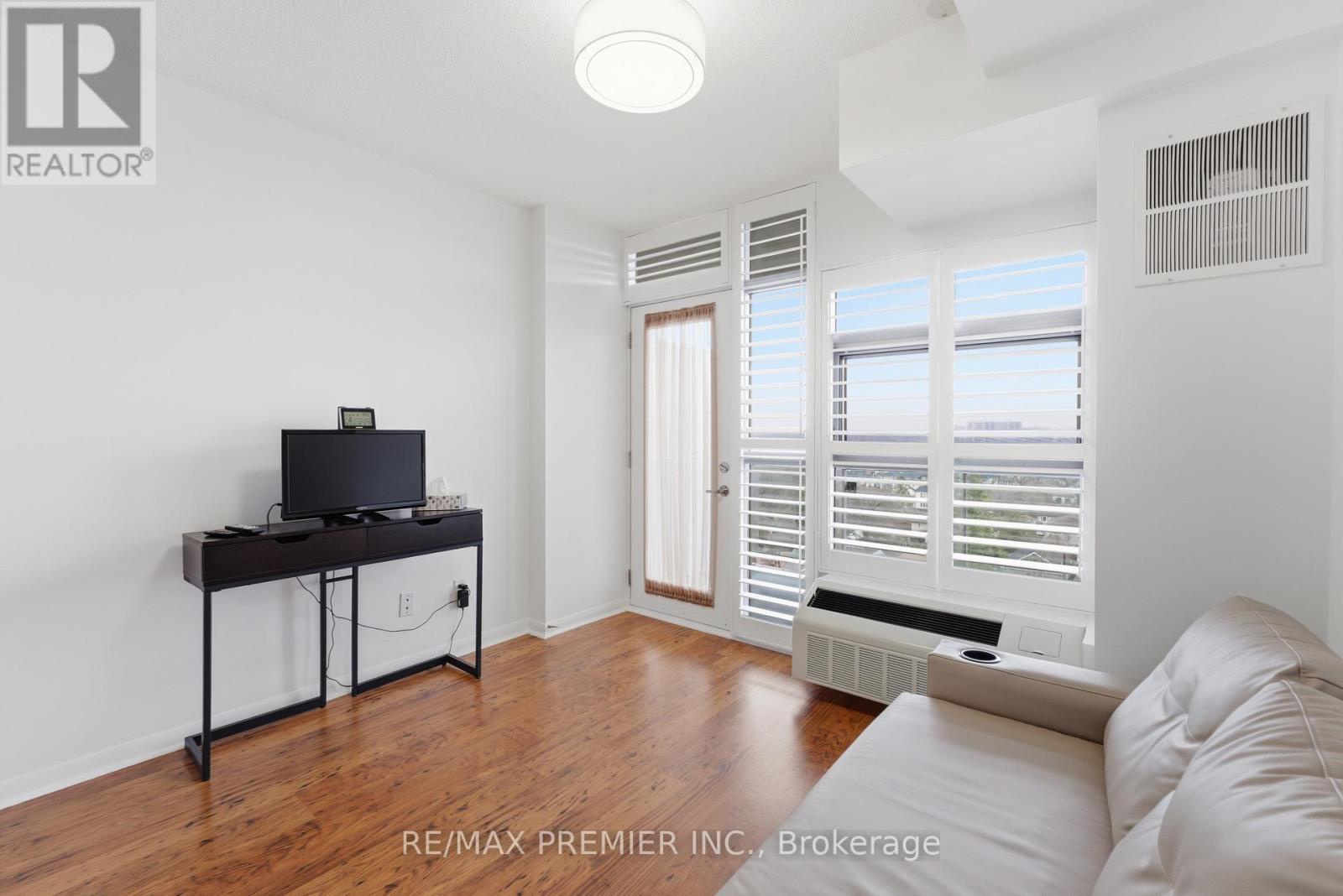 815 - 2464 Weston Road, Toronto (weston), Ontario