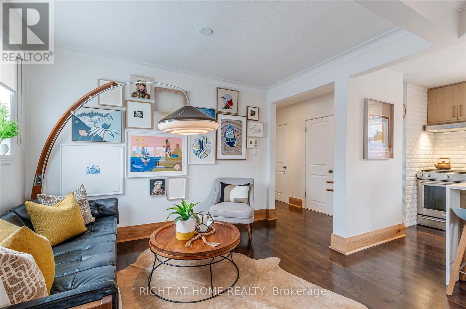 17 Claybrooke Street, Toronto (beechborough-greenbrook), Ontario