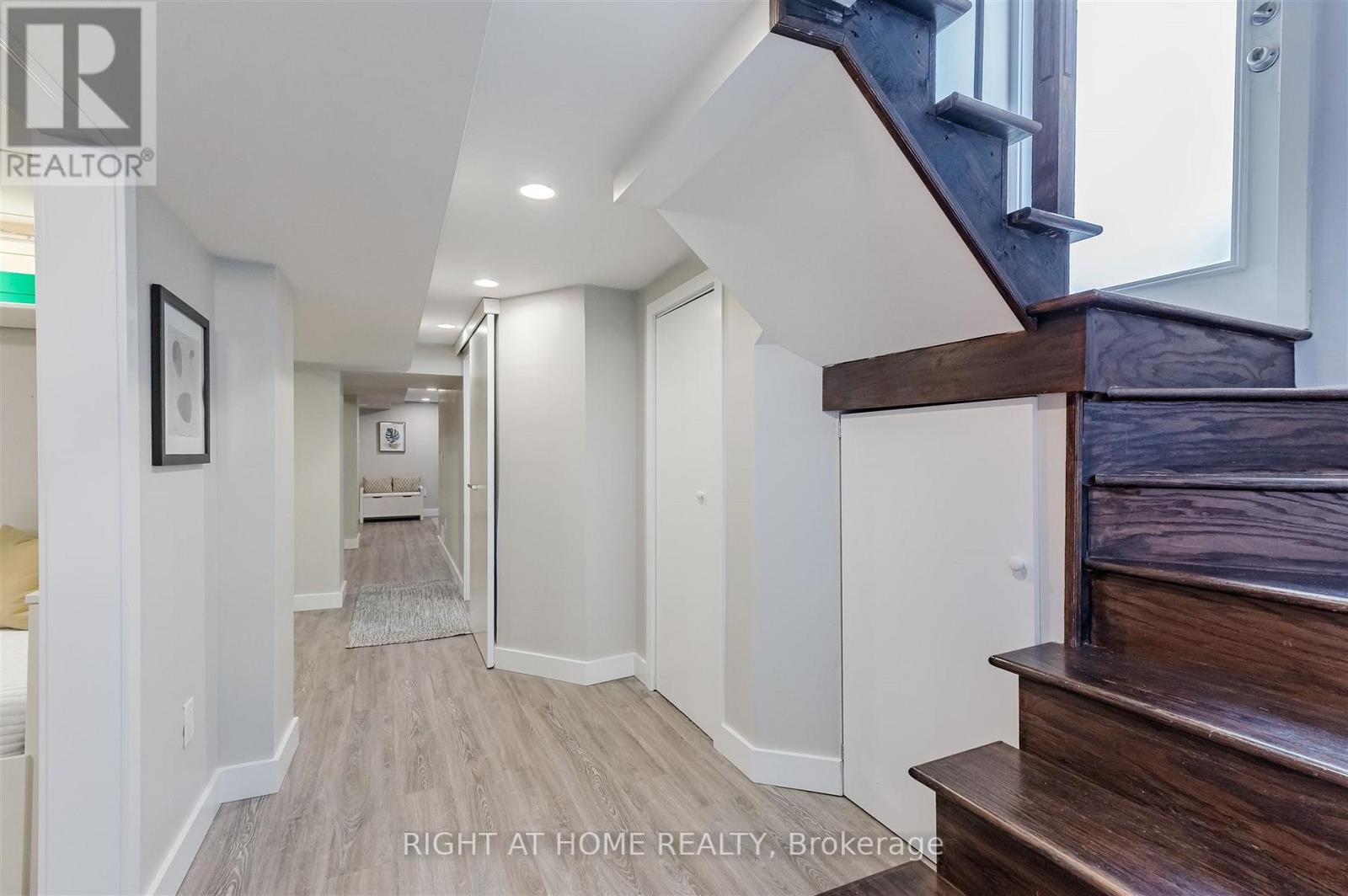 17 Claybrooke Street, Toronto (beechborough-greenbrook), Ontario