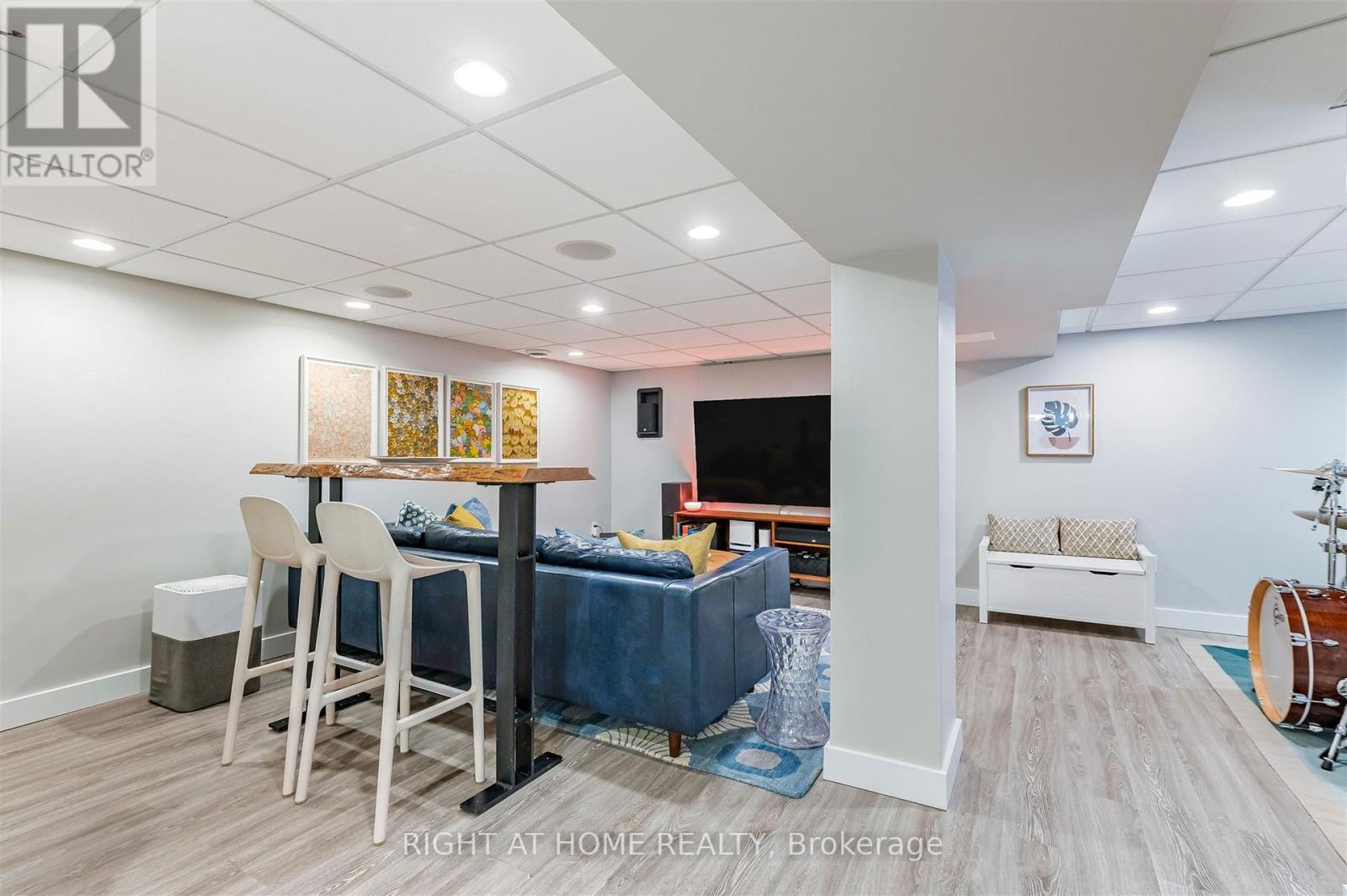 17 Claybrooke Street, Toronto (beechborough-greenbrook), Ontario