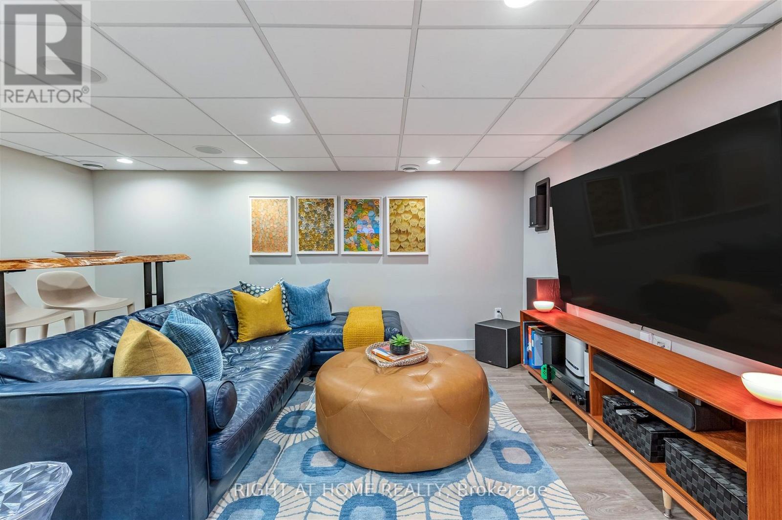 17 Claybrooke Street, Toronto (beechborough-greenbrook), Ontario