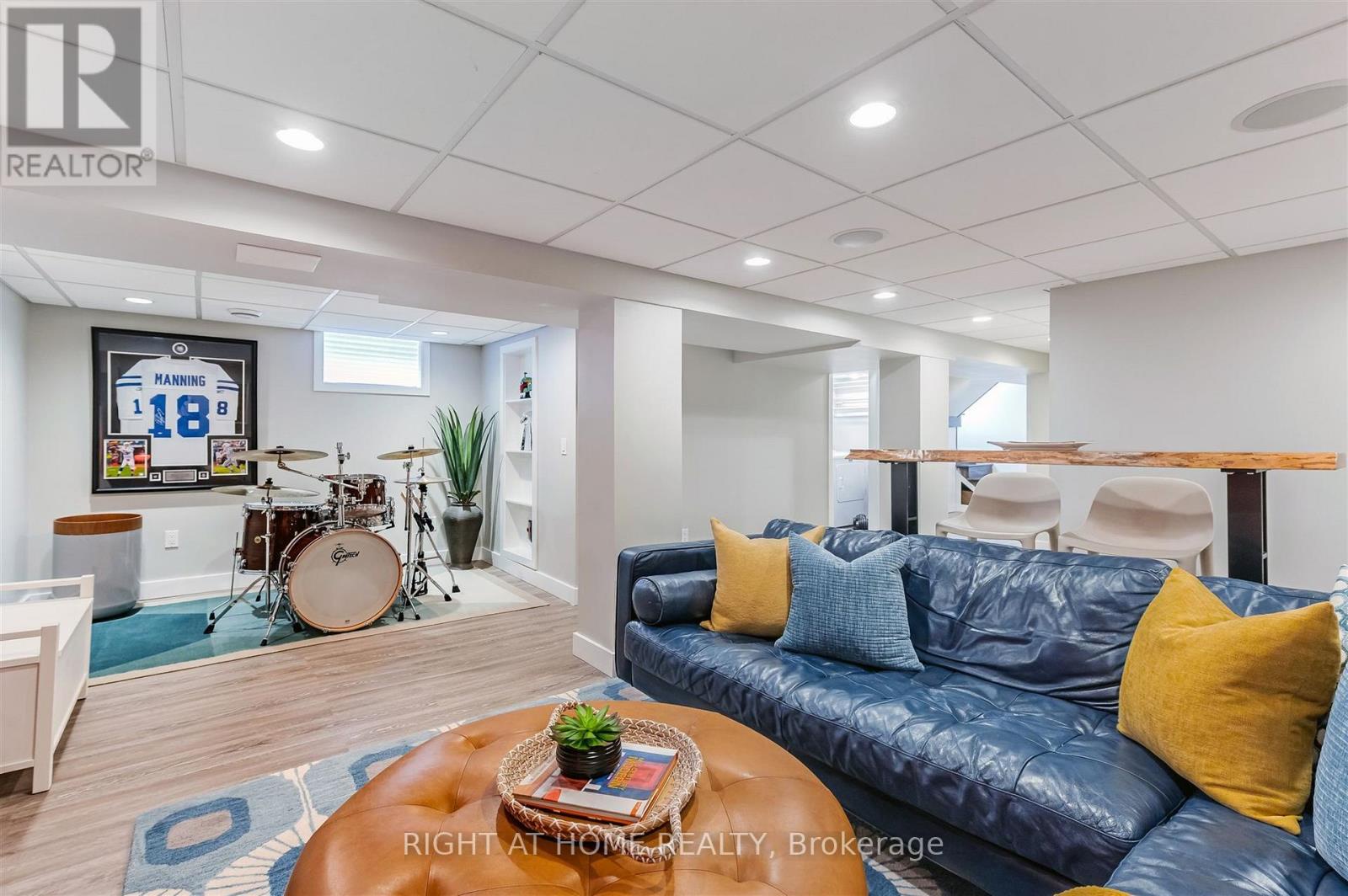 17 Claybrooke Street, Toronto (beechborough-greenbrook), Ontario