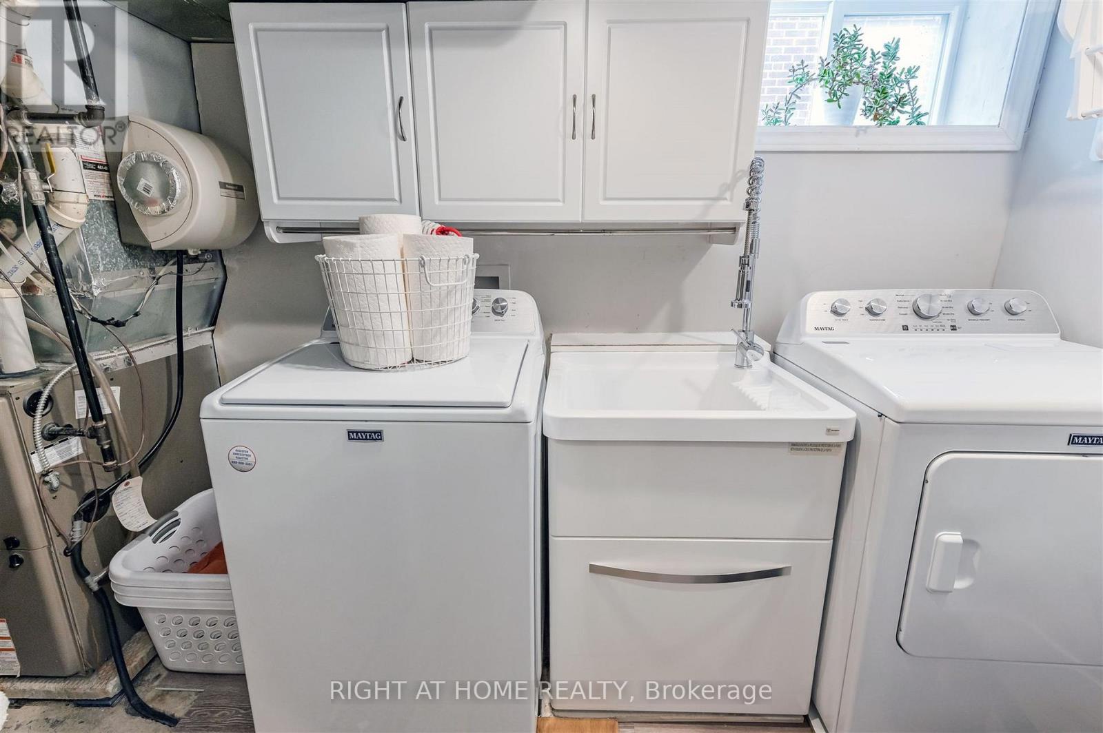 17 Claybrooke Street, Toronto (beechborough-greenbrook), Ontario