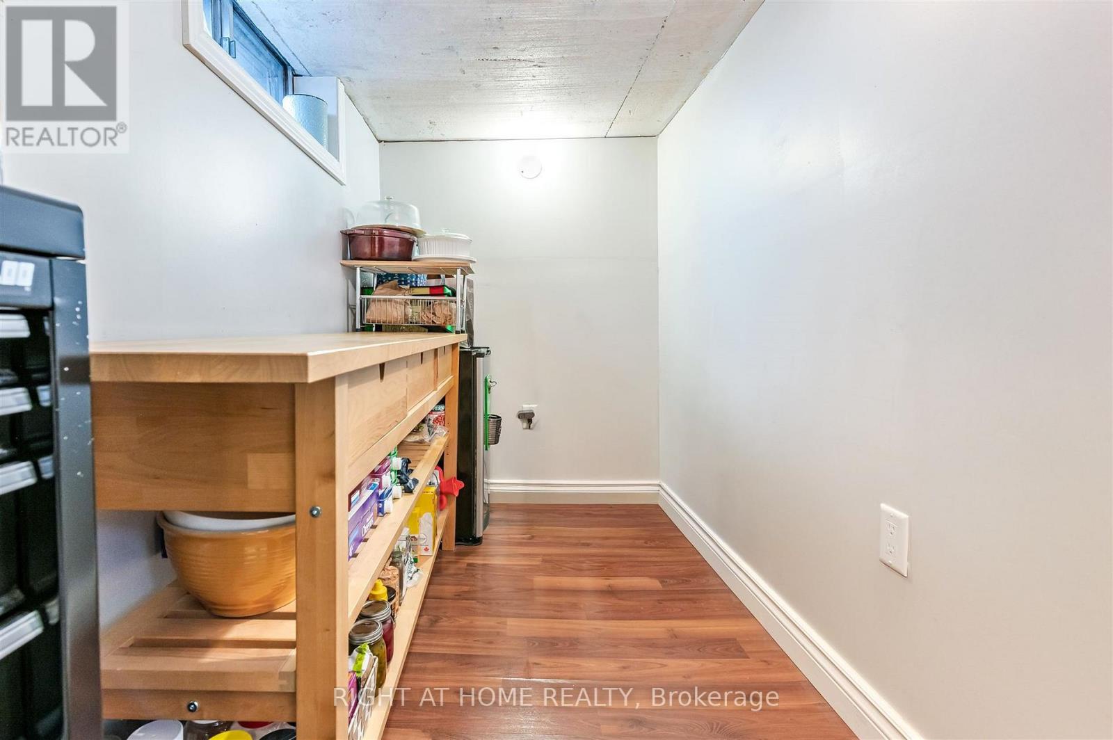 17 Claybrooke Street, Toronto (beechborough-greenbrook), Ontario