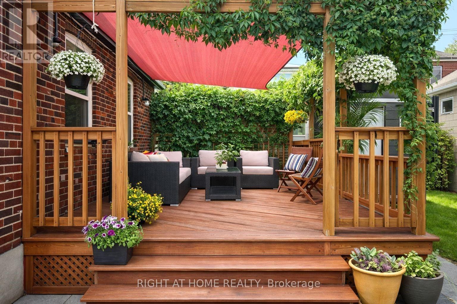 17 Claybrooke Street, Toronto (beechborough-greenbrook), Ontario