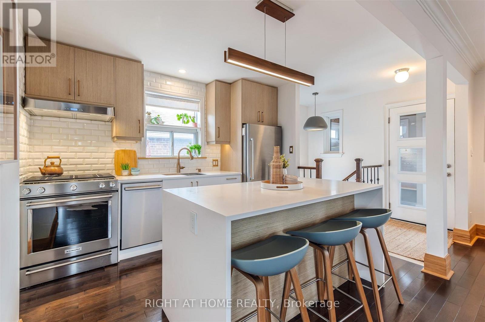 17 Claybrooke Street, Toronto (beechborough-greenbrook), Ontario