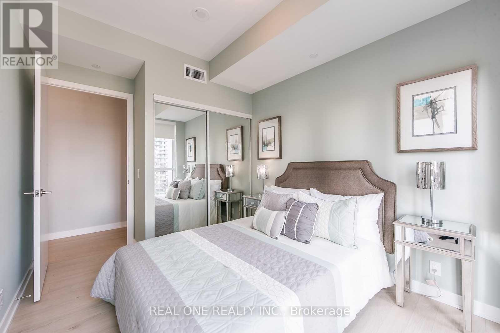 1401 - 10 Park Lawn Road, Toronto (mimico), Ontario