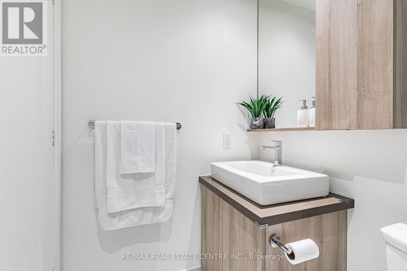 207 - 110 Marine Parade Drive, Toronto (mimico), Ontario