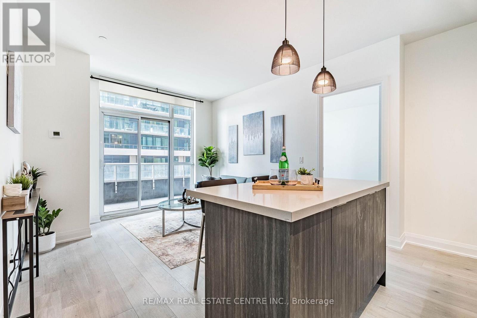 207 - 110 Marine Parade Drive, Toronto (mimico), Ontario