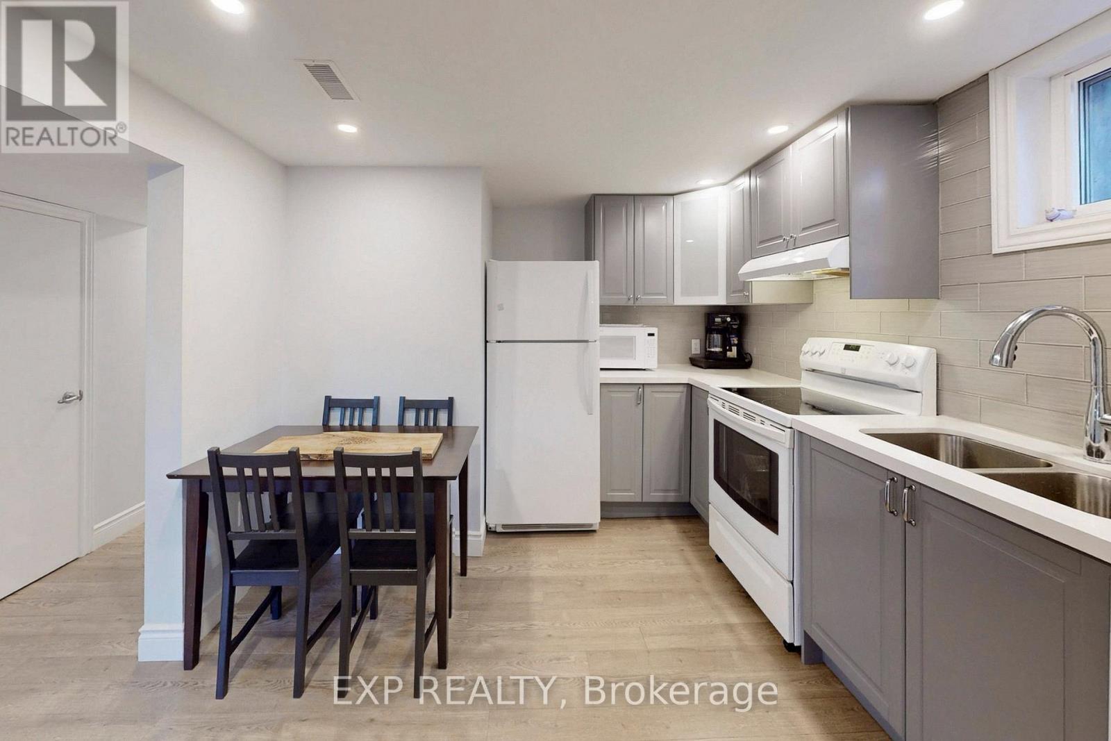 25 Mcmanus Road, Toronto (kingsview Village-the Westway), Ontario