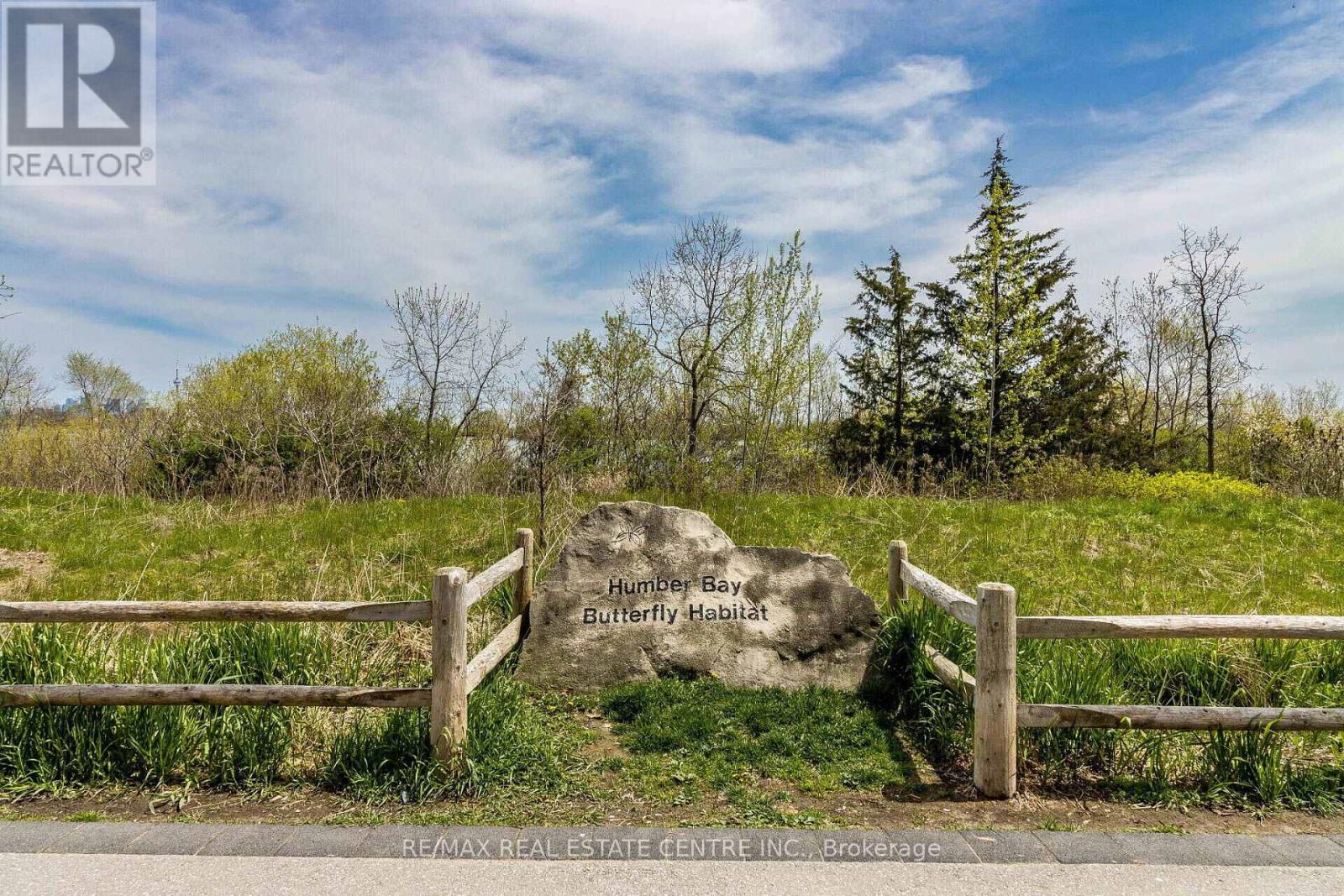 207 - 110 Marine Parade Drive, Toronto (mimico), Ontario