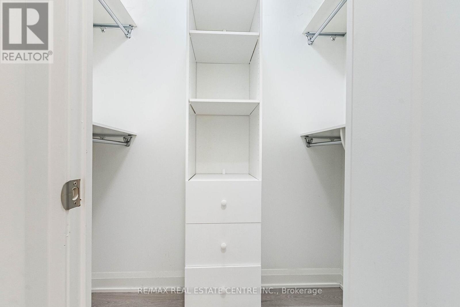 207 - 110 Marine Parade Drive, Toronto (mimico), Ontario