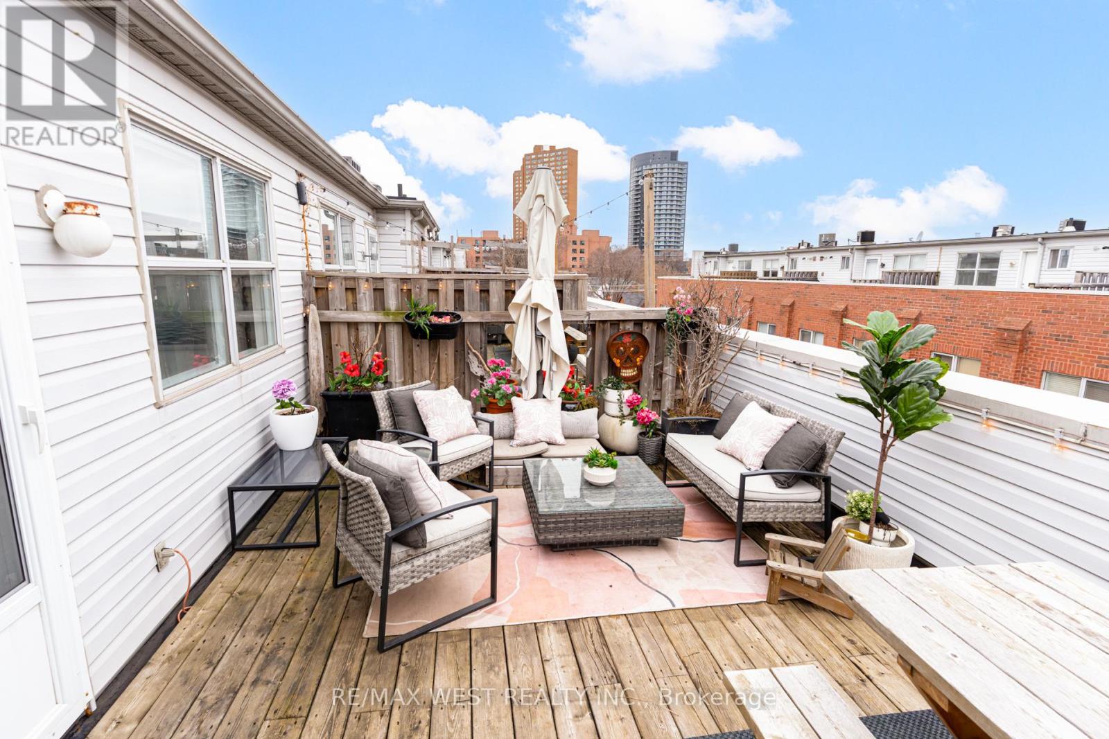 3 - 1396 Bloor Street W, Toronto (dovercourt-wallace Emerson-junction), Ontario