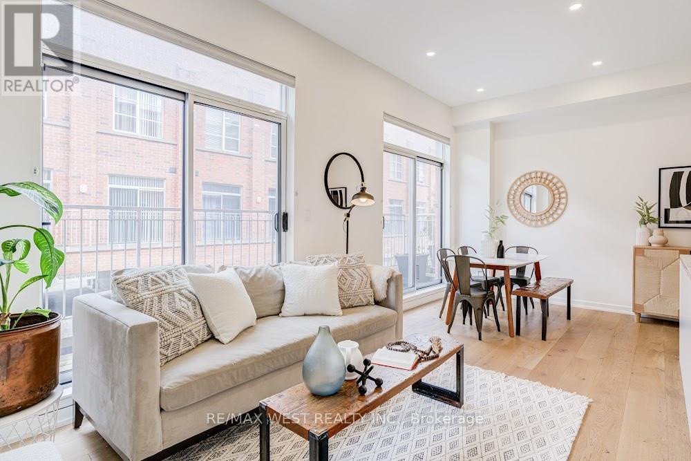 3 - 1396 Bloor Street W, Toronto (dovercourt-wallace Emerson-junction), Ontario