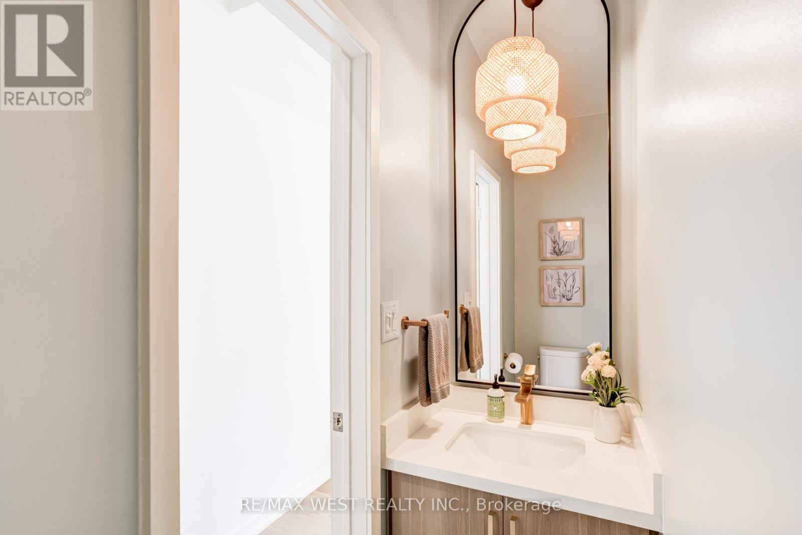 3 - 1396 Bloor Street W, Toronto (dovercourt-wallace Emerson-junction), Ontario