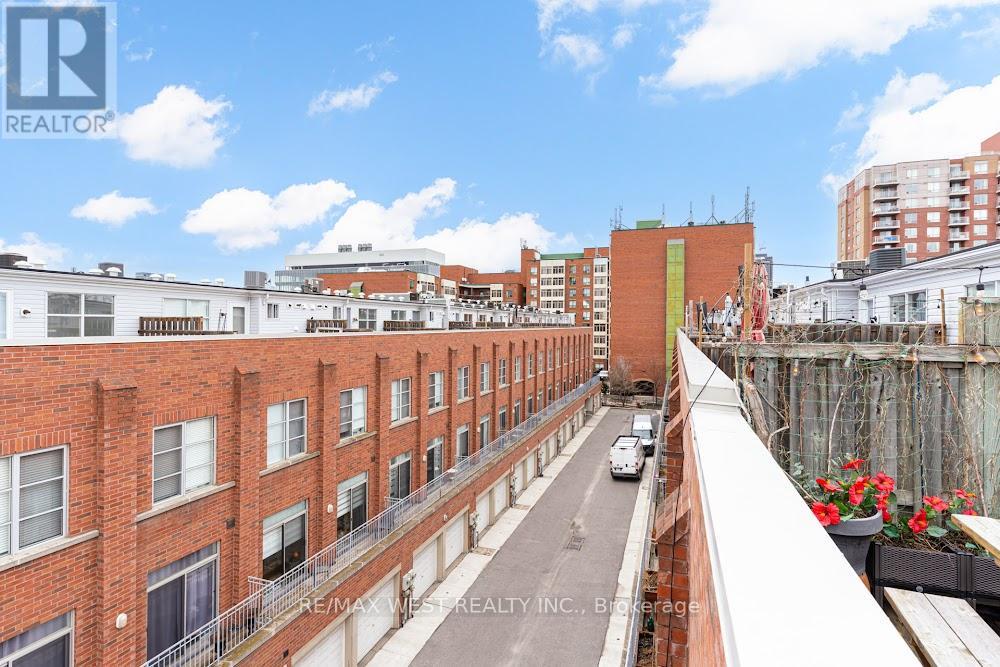 3 - 1396 Bloor Street W, Toronto (dovercourt-wallace Emerson-junction), Ontario