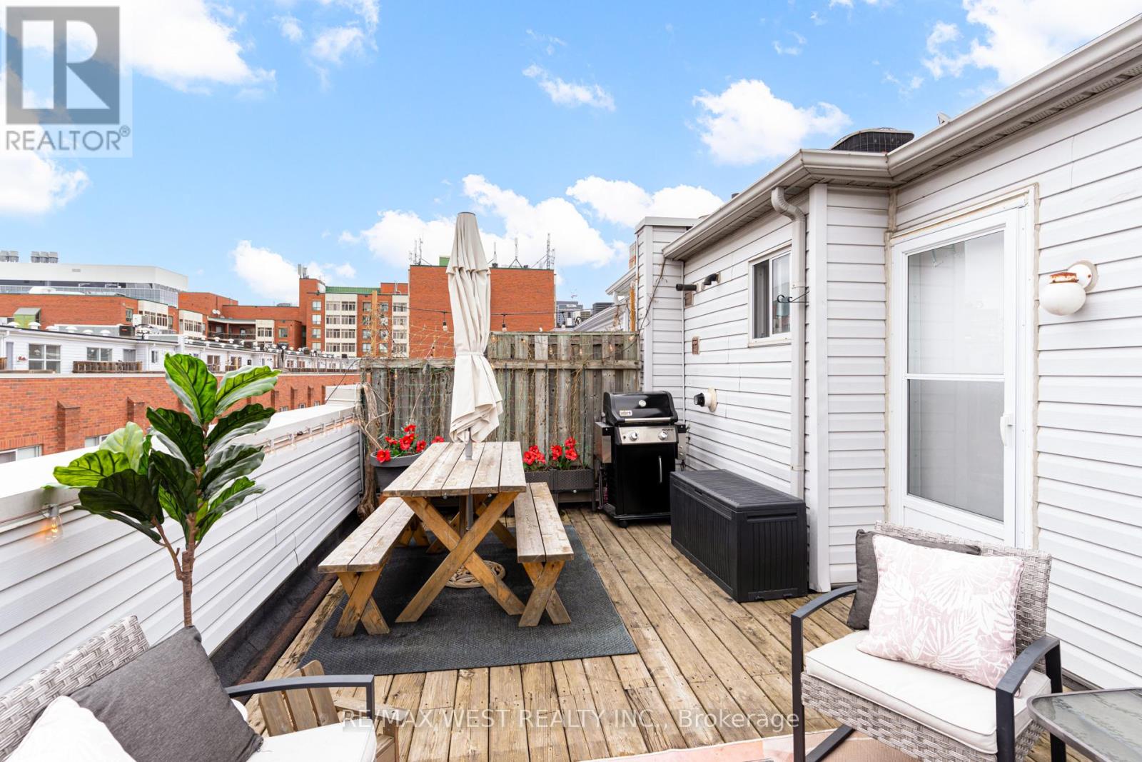 3 - 1396 Bloor Street W, Toronto (dovercourt-wallace Emerson-junction), Ontario