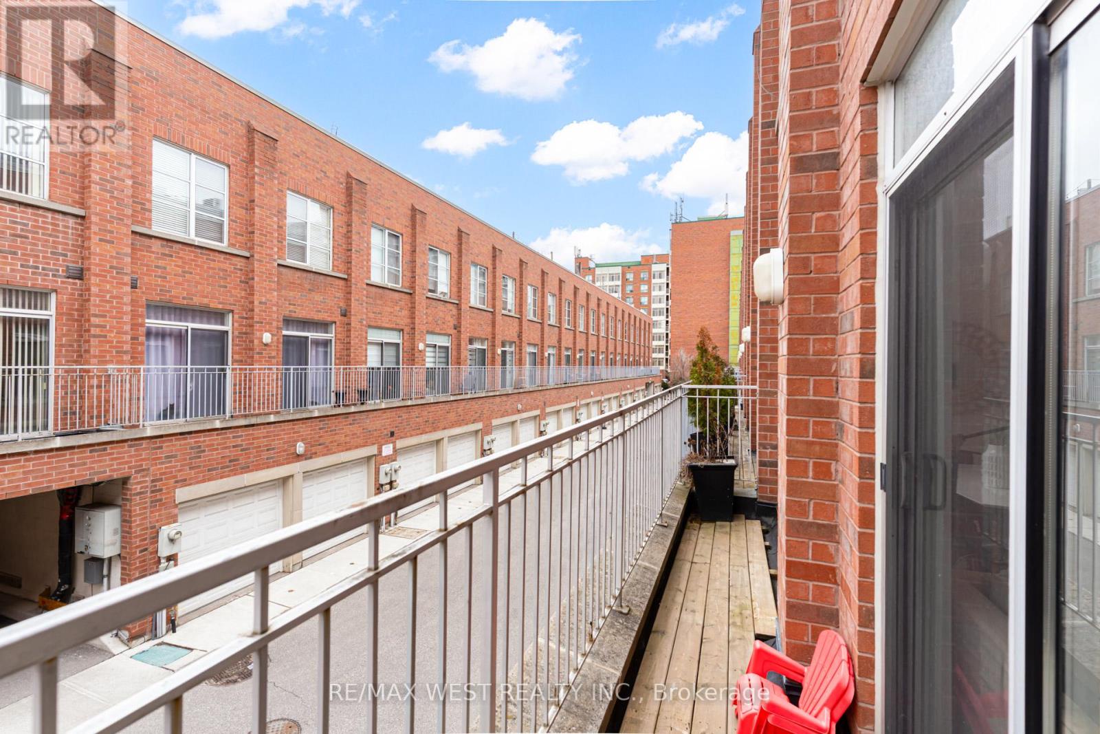 3 - 1396 Bloor Street W, Toronto (dovercourt-wallace Emerson-junction), Ontario