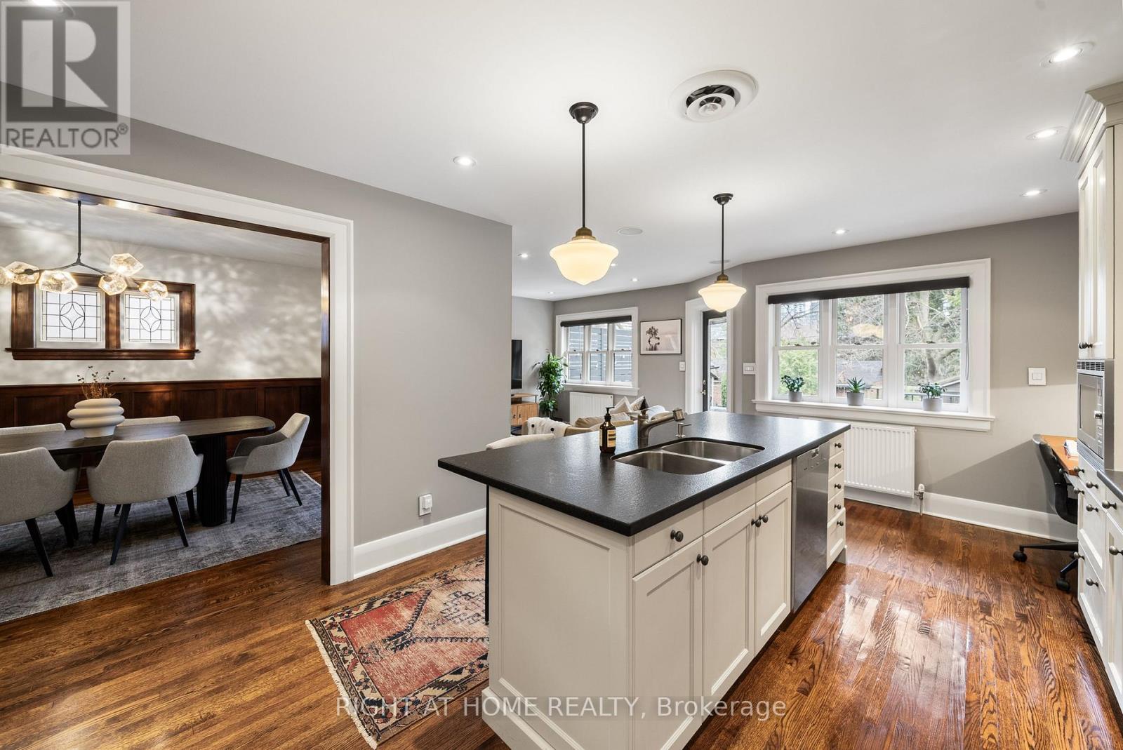 113 Eastbourne Avenue, Toronto (yonge-eglinton), Ontario