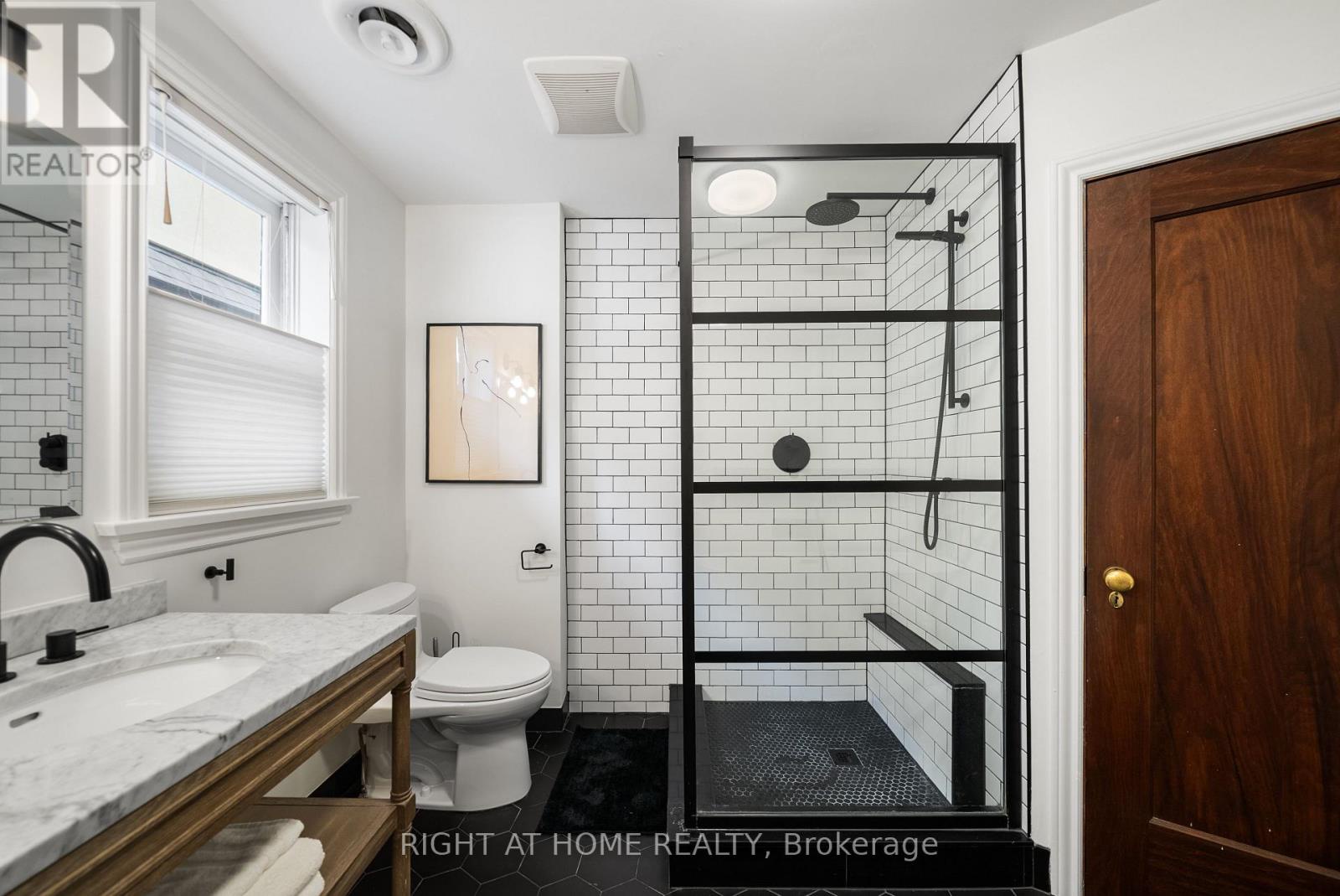 113 Eastbourne Avenue, Toronto (yonge-eglinton), Ontario