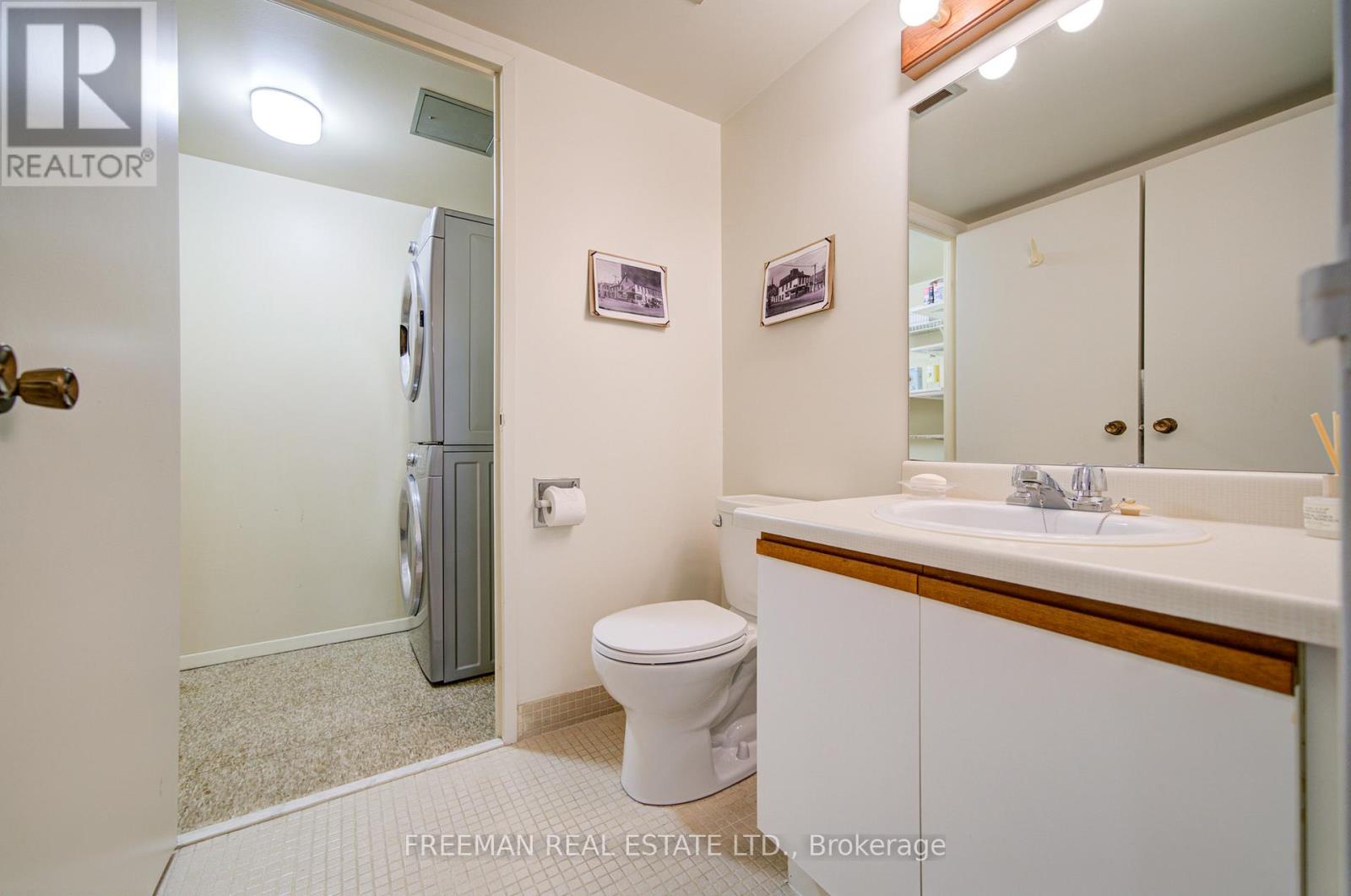 2405 - 633 Bay Street, Toronto (bay Street Corridor), Ontario