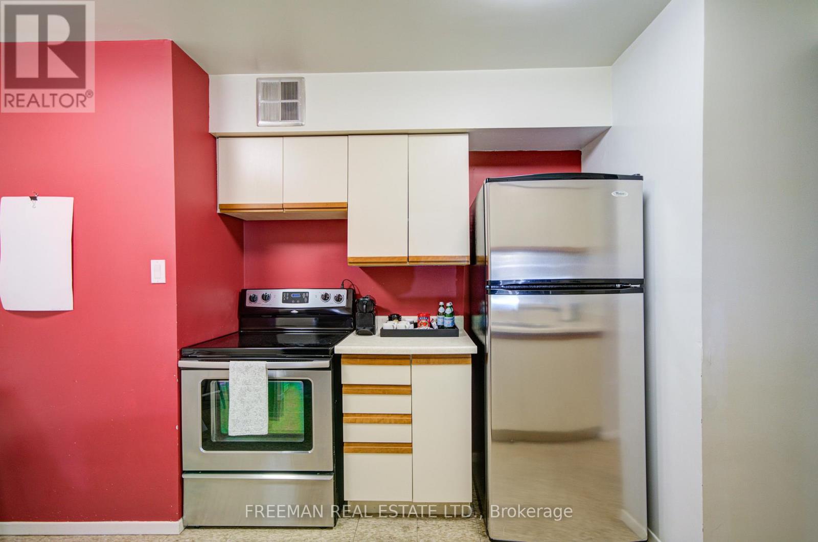 2405 - 633 Bay Street, Toronto (bay Street Corridor), Ontario