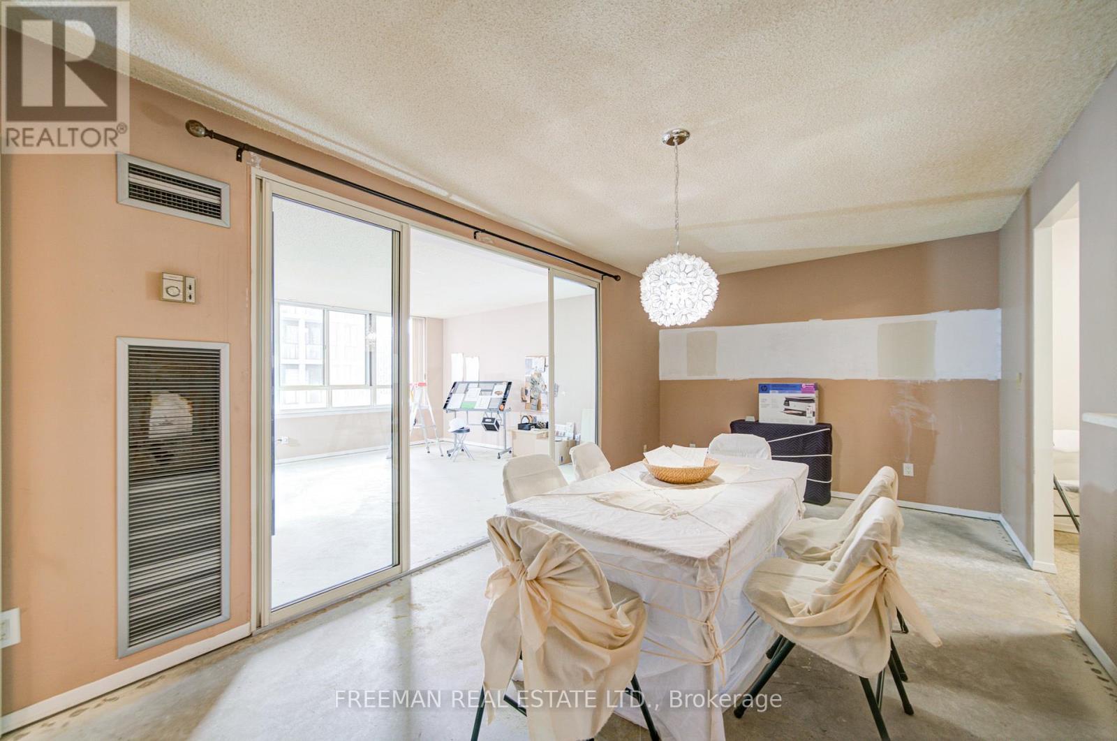 2405 - 633 Bay Street, Toronto (bay Street Corridor), Ontario